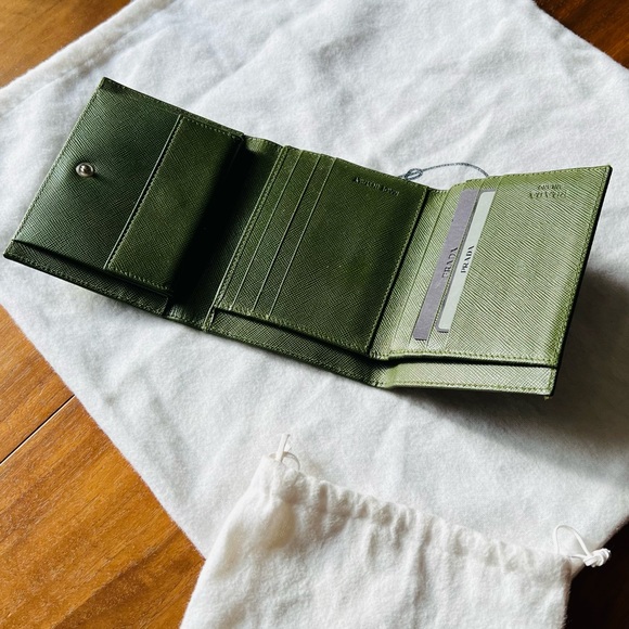 Authentic Prada small trifold women’s wallet in Army - Picture 3 of 5